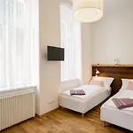 Apartment Karlovarska *