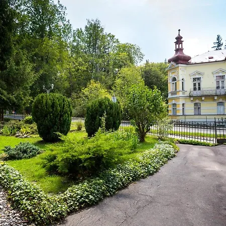 Karlovarska *